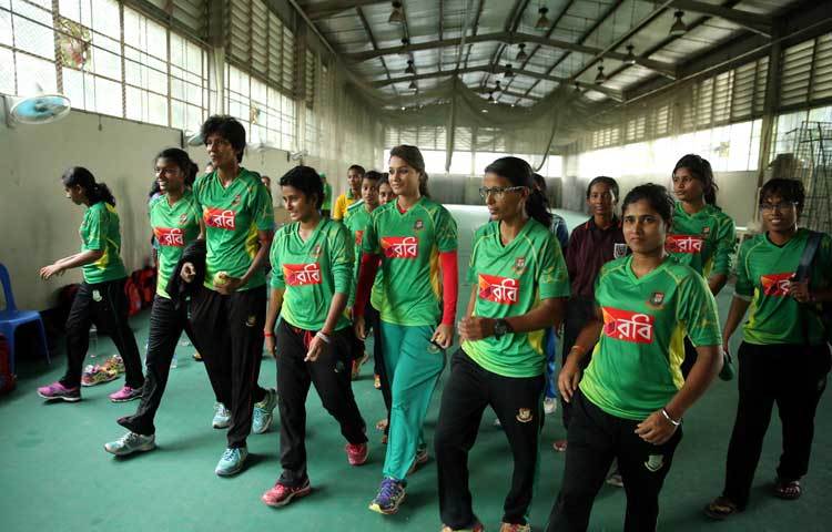 আগামী মাসের শুরুতে তিনটি ওয়ানডে ও তিনটি টেস্ট খেলতে আয়ারল্যান্ড সফরে যাবে বাংলাদেশ নারী ক্রিকেট দল। এ সিরিজকে সামনে রেখে বুধবার (১০ আগস্ট) শুরু হয়েছে প্রস্তুতি ক্যাম্প। ছবি : বিসিবি।