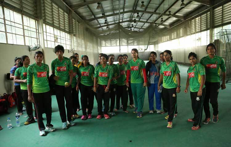 এদিন শুধু ফিটনেস অনুশীলন করলেও শিগগিরই মাঠের অনুশীলনে নামবেন জাহানারারা। আগামী ২৯ আগস্ট পর্যন্ত চলবে এ ক্যাম্প। ছবি : বিসিবি।