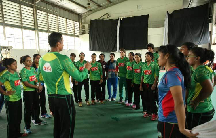 নারী দলের প্রাথমিক স্কোয়াড-এ আরো রয়েছেন নাহিদা আক্তার, পান্না&nbsp; ঘোষ, খাদিজাতুল কোবরা, সুরাইয়া আজমিন, শামিমা সুলতানা, জান্নাতুল ফেরদৌস সুমনা, হ্যাপি আলম, সুলতানা খাতুন, মুনতাহা হাসনাত, সুমনা আক্তার। ছবি : বিসিবি।