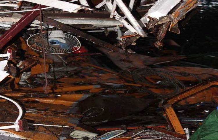 ভোরে কীর্তনখোলা নদীর চরবাড়িয়া অংশ অতিক্রমকালে সুরভী-৭ লঞ্চ বিআইডবি&oslash;ইটিসির যাত্রীবাহী স্টিমার পিএস মাহসুদকে সজোরে আঘাত করে।