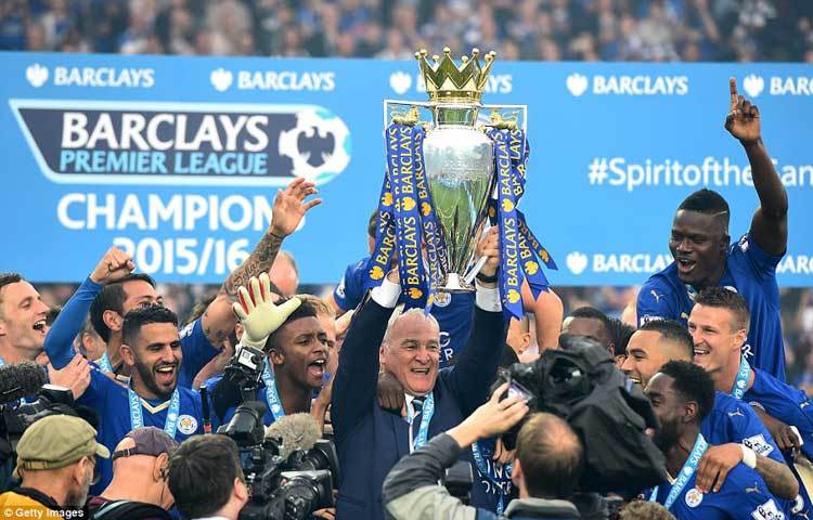 ম্যানচেস্টার ইউনাইটেড, ম্যানচেস্টার সিটি, চেলসি, আর্সেনাল থেকে শুরু করে বড় বড় ঐতিহ্যবাহী প্রিমিয়ার লিগ ক্লাবগুলো যেখানে চূড়ান্তভাবে ব্যর্থ, সেখানে একাগ্রতা, পরিশ্রম এবং ধৈর্য দিয়ে সাফল্যের চূড়ান্ত শিখরে আরোহন করেছে লেস্টার সিটি। ছবি : ডেউলি মেইল।