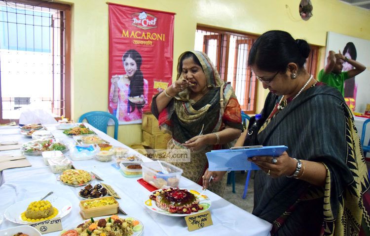 &lsquo;দ্য শেফ ম্যাকারনি&rsquo;র প্রতিযোগিতা তিনটি খাবারের উপর অনুষ্ঠিত হয়। ছবি : মাহবুব আলম।
