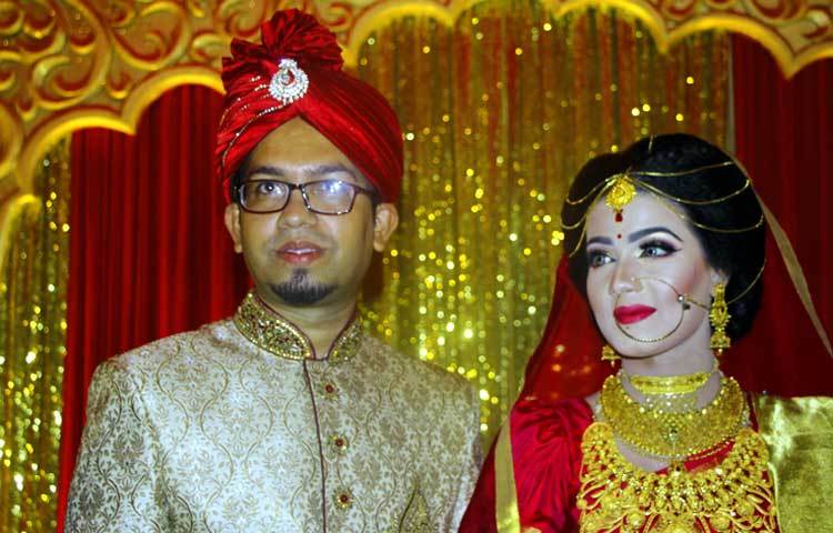 ঢাকাই চলচ্চিত্রের জনপ্রিয় নায়িকা মাহির বিবাহোত্তর সংবর্ধনা বুধবার (২০ জুলাই) অনুষ্ঠিত হয়েছে। ছবি : জুয়েল।