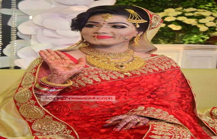 &lsquo;বধূ কোন আলো লাগলো চোখে&rsquo;-মাহির চোখে সত্যিই নতুন জীবনের আলো লেগেছে। ছবি : মাহবুব আলম।