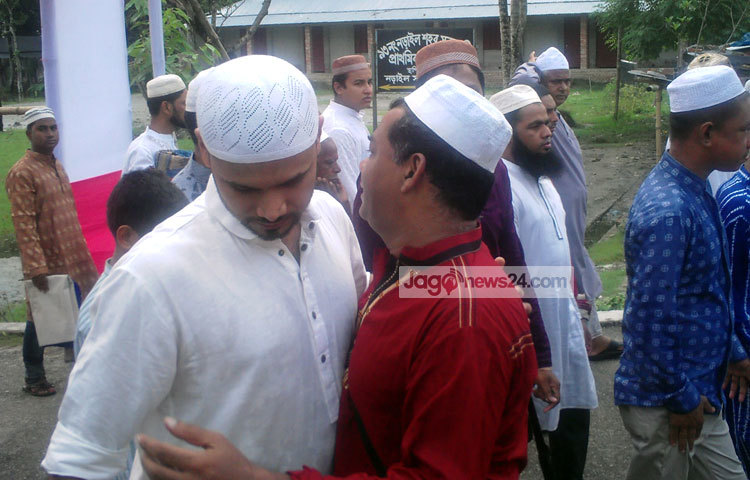 &nbsp;দেশবাসীকে ঈদের শুভেচ্ছাও জানিয়েছেন মাশরাফি।