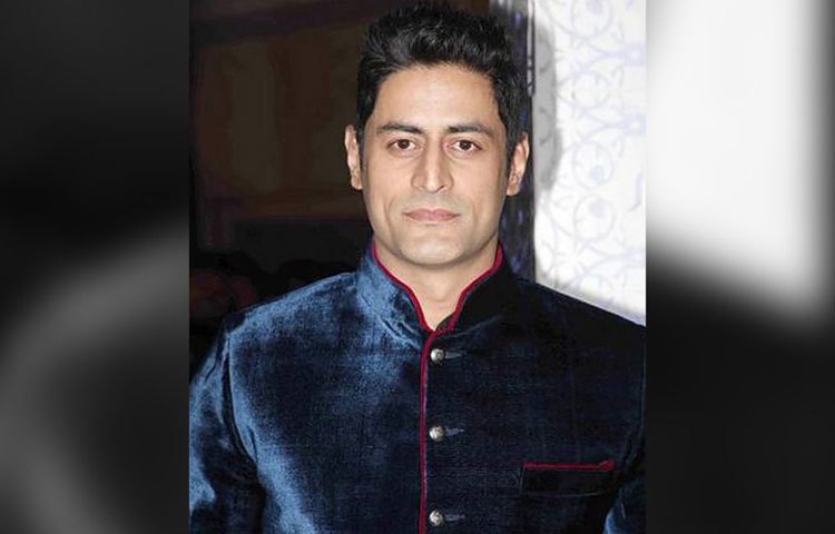 মোহিত রায়না : তিনি দৈনিক ১ লক্ষ টাকা নিয়ে থাকেন।