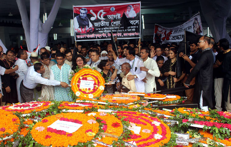 জাতীয় শোক দিবস উপলক্ষে বঙ্গবন্ধু স্মৃতি জাদুঘরের আয়োজনে বিভিন্ন অনুষ্ঠানের আয়োজন করা হয়েছে। ছবি : বিপ্লব দিক্ষিৎ।