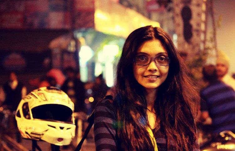 বর্তমানে মৌমতিা পরিচালক ইমতিয়াজ আলির স্ত্রী প্রীতি আলির প্রযোজনা সংস্থার সঙ্গে কাজ করছেন।