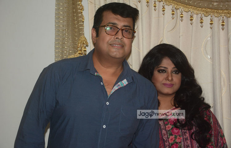 শুধু চলচ্চিত্র ক্যারিয়ারেই নয়, সাংসারিক জীবনেও অত্যন্ত সফল এবং সুখী মৌসুমী-ওমর সানি। ছবি : মাহবুব আলম।