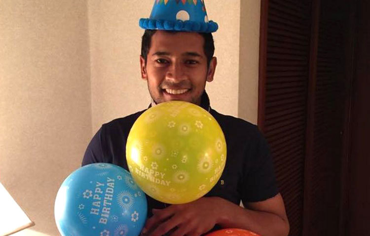 বাংলাদেশ জাতীয় দলের টেস্টের অধিনায়ক মুশফিকুর রহিমের জন্মদিন গতকাল আনন্দঘন পরিবেশে উদযাপন করা হয়েছে। ছবি : ফেসবুক।