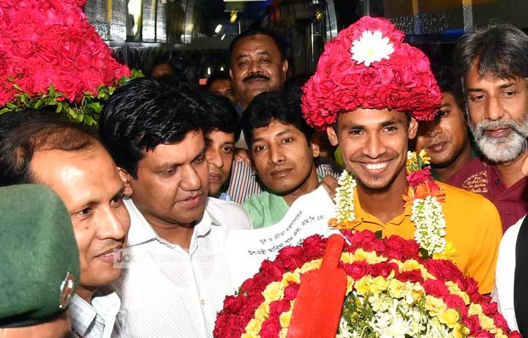 মুস্তাফিজ তার এই জয়ের ধারা অব্যাহত রাখবেন, এটাই ক্রিকেটপ্রেমীদের প্রত্যাশা। ছবি : বিপ্লব দিক্ষিৎ।