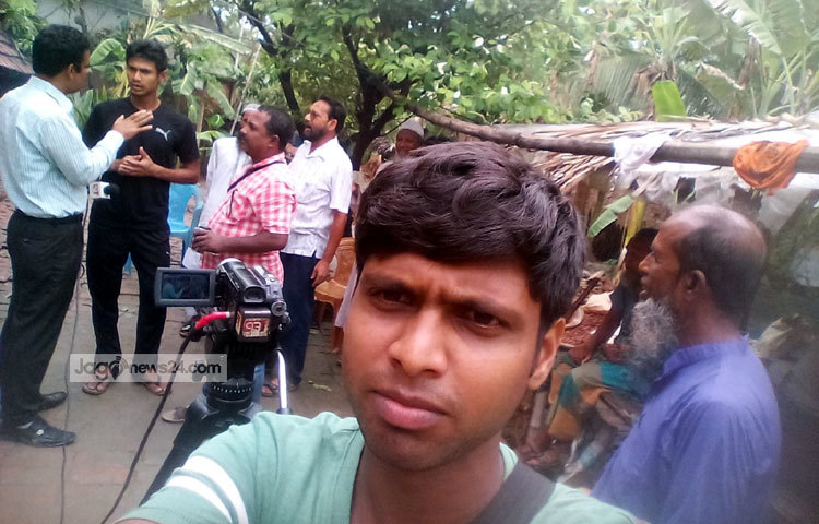 সাংবাদিকের সঙ্গে আলাপকালে মুস্তাফিজ আইপিএল খেলার বিভিন্ন অভিজ্ঞতার কথা তুলে ধরেন।