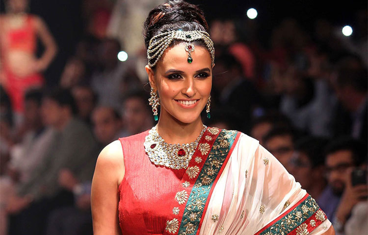 নেহা ধুপিয়া : ৩৬ বছর বয়সি বলিউড অভিনেত্রী নেহা ধুপিয়া নিজের ক্যরিয়ারে তেমন একটা সফলতা পাননি। সেই সঙ্গে খুঁজে পাননি নিজের মনের মানুষকেও।