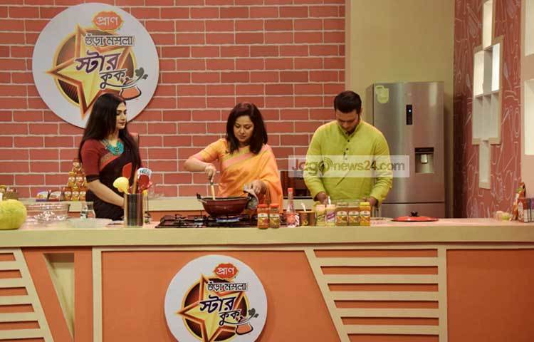 জনপ্রিয় উপস্থাপিকা শারমিন লাকী নাঈম নাদিয়ার অপুর এই অনুষ্ঠানটি উপস্থাপনা করেছেন। ছবি : মাহবুব আলম।