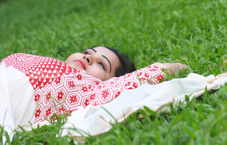 দর্শকদের সেরা অভিনয় দেবেন এটাই নিধির একমাত্র স্বপ্ন। তিনি সেই স্বপ্নের পথ ধরেই ছুটে চলছেন। ছবি : এসডি প্রিন্স।