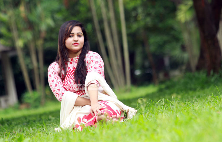 আসছে ঈদের কয়েকজন নির্মাতার নাটক ও টেলিছবিতে অভিনয় করবেন বলে জানিয়েছেন নিধি। ছবি : এসডি প্রিন্স।