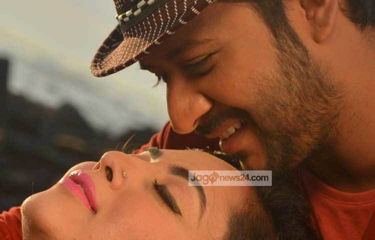 নিরব জাগো নিউজকে বলেন, &lsquo;এখানে দুইটি গানের শুটিং হবে। এরইমধ্যে একটির কাজ শেষ হয়েছে। এখন চলছে নতুন গানের শুটিং।