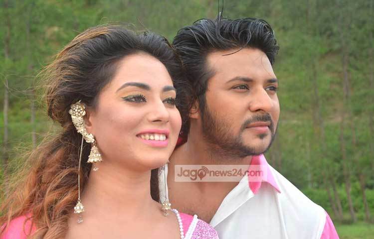 নিরব অভিনীত &lsquo;গেম রিটার্নস&rsquo; ছবিটি নির্মাণ করছেন রয়েল খান। নির্মাতা জানান, গানের শুটিং শেষ করেই ছবিটি সম্পাদনার টেবিলে যাবে।