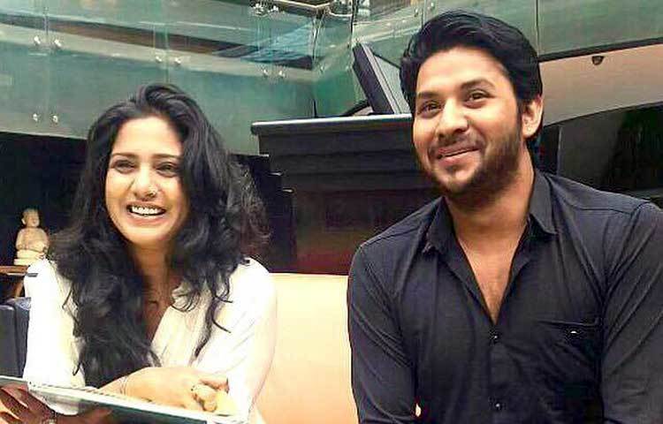 বলিউডের ছবিতে অভিনয় করতে যাচ্ছেন বাংলাদেশের মডেল-নায়ক নিরব হোসেন। এ ছবিতে নিরবের নায়িকা হিসেবে থাকছেন দক্ষিণ ভারতের অভিনেত্রী কবিতা রাধেসিয়াম।