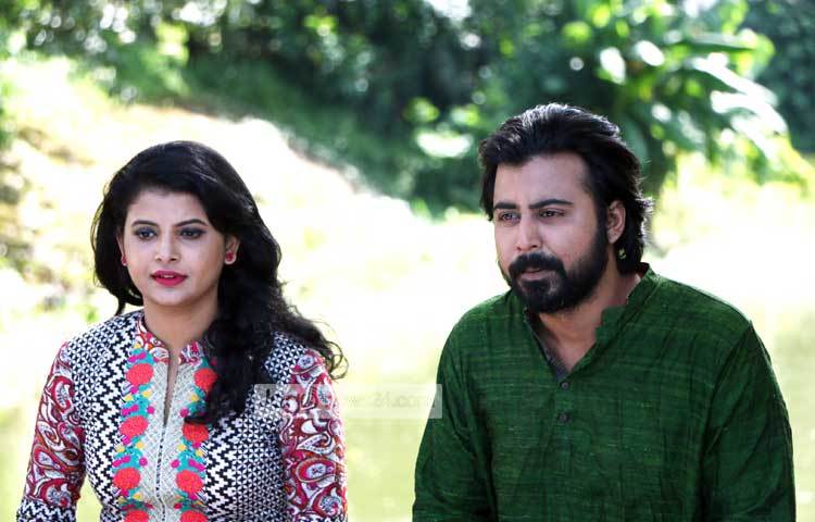 সংলাপের সময় জাগো নিউজের আলোকচিত্রীর ক্যামেরায় এভাবেই ধরা দিয়েছেন ফারিয়া ও নিশো। ছবি : মাহবুব আলম।