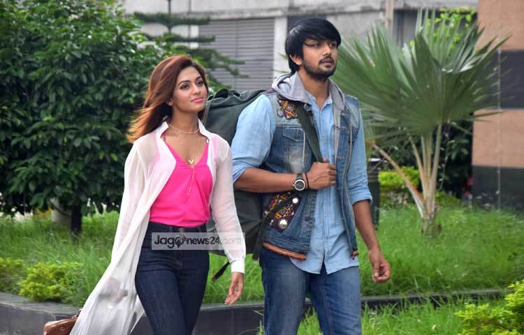 ফারিয়া-শুভর &lsquo;প্রেমী ও প্রেমী&rsquo; ছবিটি পরিচালনা করছেন জাকির &nbsp;হোসেন রাজু। ছবি : মাহবুব আলম।