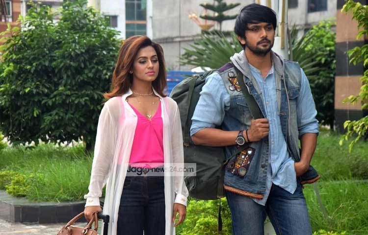 প্রাকৃতিক সৌন্দর্যের লীলাভূমি রাঙ্গামাটি-বান্দরবানের পাহাড় ঘেরা বেশ কিছু লোকেশনে ফারিয়া-শুভর &lsquo;প্রেমী ও প্রেমী&rsquo; ছবির শুটিং হয়েছে। ছবি : মাহবুব আলম।