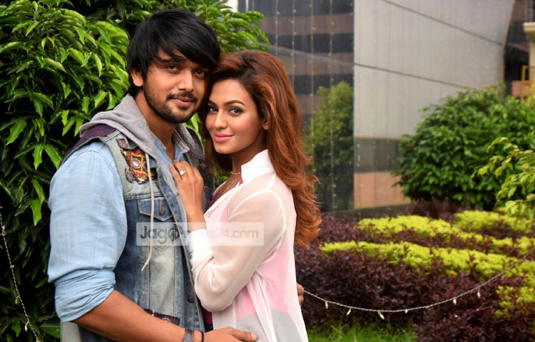 ফারিয়া-শুভর &lsquo;প্রেমী ও প্রেমী&rsquo; ছবিটি প্রযোজনা করছে জাজ মাল্টিমিডিয়া ও এসকে মুভিজ। চলতি বছরের শেষের দিকে কিংবা আগামী বছরের প্রথম দিকে ছবিটি দুই বাংলায় মুক্তি দেওয়া হবে। ছবি : মাহবুব আলম।