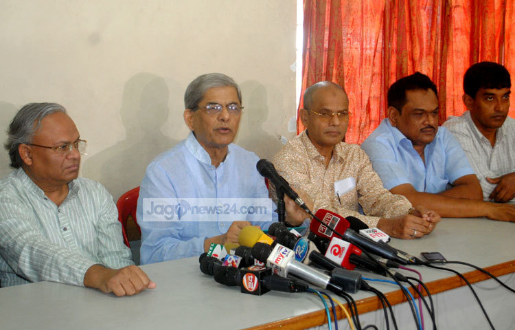 দেশের বিভিন্ন পরিস্থিতি নিয়ে বিএনপি সংবাদ সম্মেলন করছে। ছবি : বিপ্লব দিক্ষিৎ।