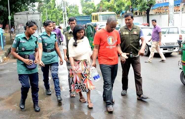 রাজধানীতে ভূয়া প্রশ্নপত্র ফাঁস চক্রের ৯ সদস্যেকে গ্রেফতার করেছে গোয়েন্দা। ছবি : বিপ্লব দিক্ষিৎ।