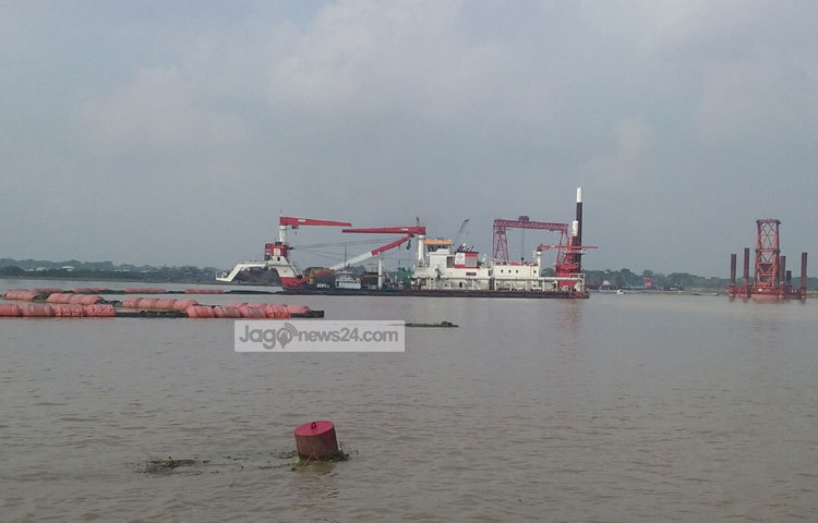 পদ্মা বহুমুখী সেতু নির্মিত হলে দেশের দক্ষিণাঞ্চলের মানুষের দীর্ঘদিনের প্রত্যাশা পূরণ হবে। সেই সঙ্গে এ অঞ্চলের মানুষের জীবনমানেরও পরিবর্তন হবে। ছবি : মো. ছগির হোসেন।