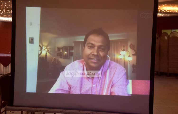 পৌষ মাসের পিরিত ছবিতে অন্যতম একটি চরিত্রে অভিনয় করেছেন টনি ডায়েস। তিনি আমেরিকায় অবস্থান করায় স্কাইপির মাধ্যমে সংবাদ সম্মেলনে অংশগ্রহণ করেন। ছবি : মাহবুব আলম।