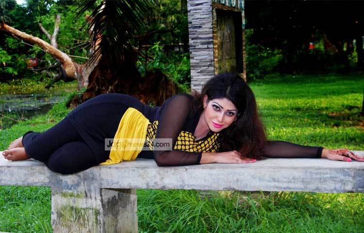 নায়িকা নয়, বরং নিজেকে অভিনয়শিল্পী হিসেবে প্রতিষ্ঠিত করতে চান প্রিয়া আমান। ছবি : এসডি প্রিন্স।