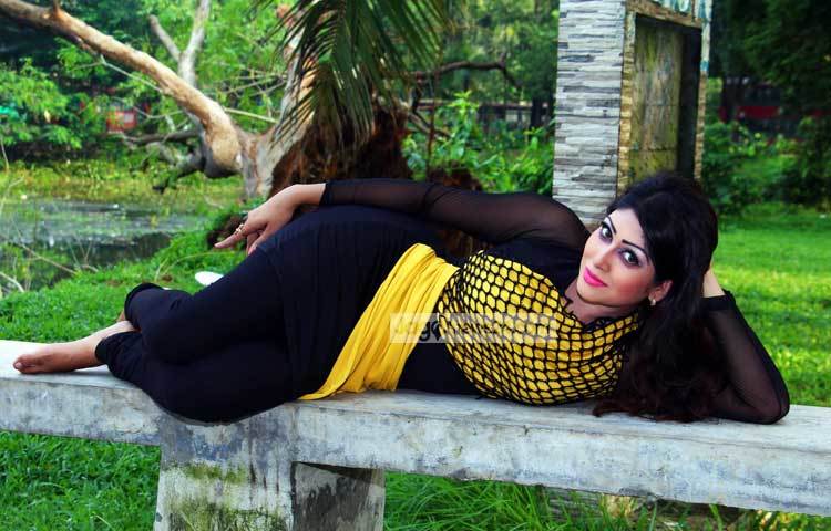 ভালো গল্প ছাড়া কাজ করবেন না প্রিয়া আমান। সে কারণেই ছোটপর্দার চেয়ে বড়পর্দায় তার উপস্থিতি কম। ছবি : এসডি প্রিন্স।