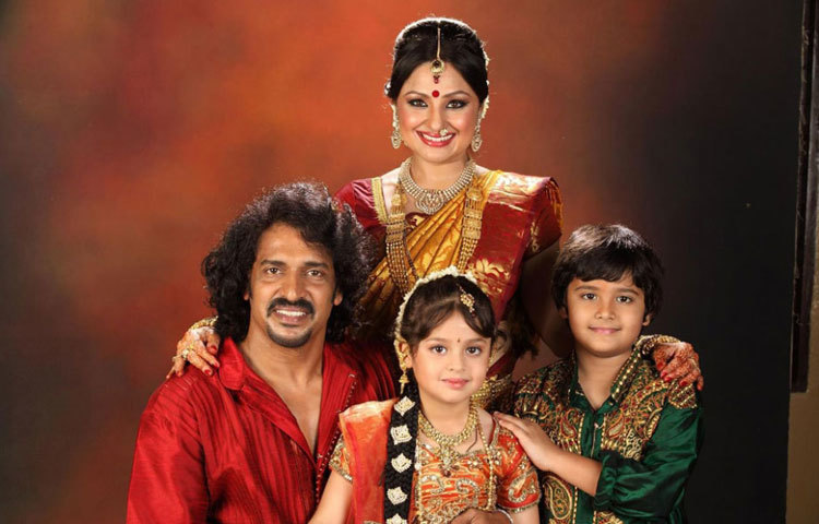 দক্ষিণী ছবির সেটেই তার কন্নড় নায়ক উপেন্দ্র কুমারের সঙ্গে আলাপ হয়। উপেন্দ্রকে বিয়ে করার পরেই তিনি বেঙ্গালুরুতে চলে যান।