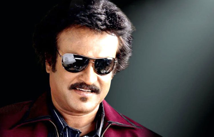 রজনীকান্ত সরাসরি পানি পান করেন না। তিনি বাতাস থেকে খানিকটা হাইড্রোজেন আর খানিকটা অক্সিজেন খাবলা মেরে তুলে নেন। তার পরে এসব মিশিয়ে পানি তৈরি করে পান করেন।