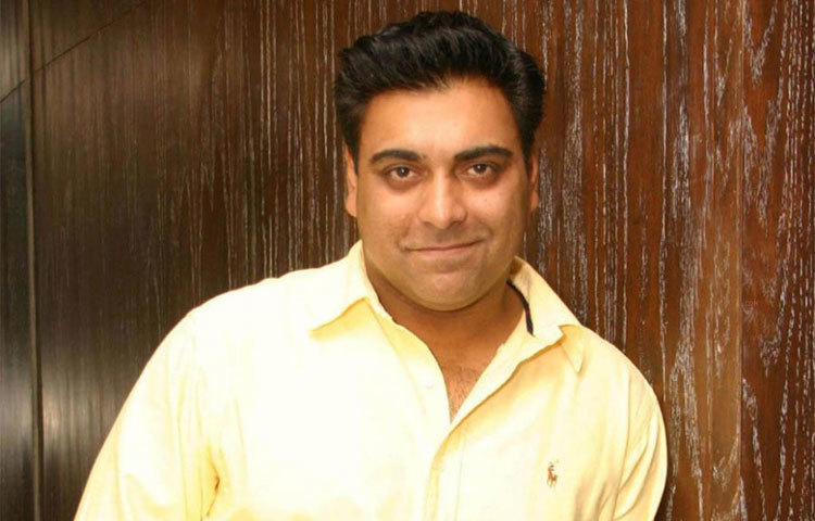 রাম কাপুর : অভিনেতা রাম কাপুর দৈনিক ১ লক্ষ ২৫ হাজার টাকা নেন। অবশ্য প্রতি মাসে তিনি ১৫ দিন কাজ করেন।