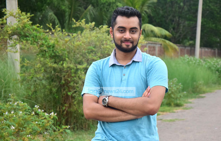 বিশেষ করে তরুণ প্রজন্মের সঙ্গীতপ্রেমীরা হৃদয় খানের গানের ভীষণ ভক্ত। ছবি : মাহবুব আলম।