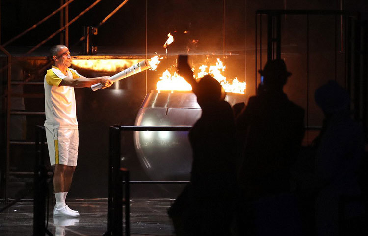 অলিমম্পিকের এবারের আসর নিয়ে শুরু থেকেই বেশ শঙ্কা ছিল। দক্ষিণ আমেরিকার কোনো দেশে এবারই প্রথম বসলো অলিম্পকের আসর।