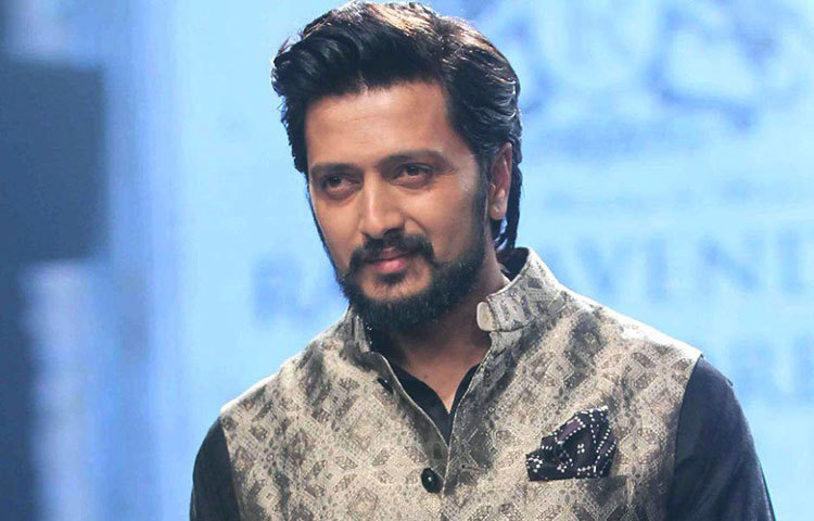 রীতেশ দেশমুখ : পর্দায় চুম্বন থেকে রীতেশ দেশমুখ বরাবরই অপছন্দ করেন।