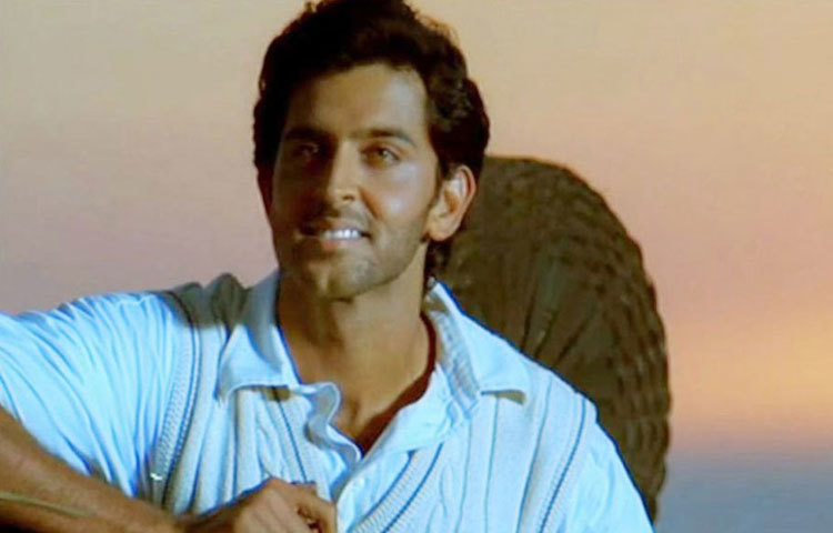 হৃতিকের প্রথম ছবি &lsquo;কহো না প্যার হেয়&rsquo;-তে পাশের বাড়ির কলেজ পড়ুয়া ছেলে।