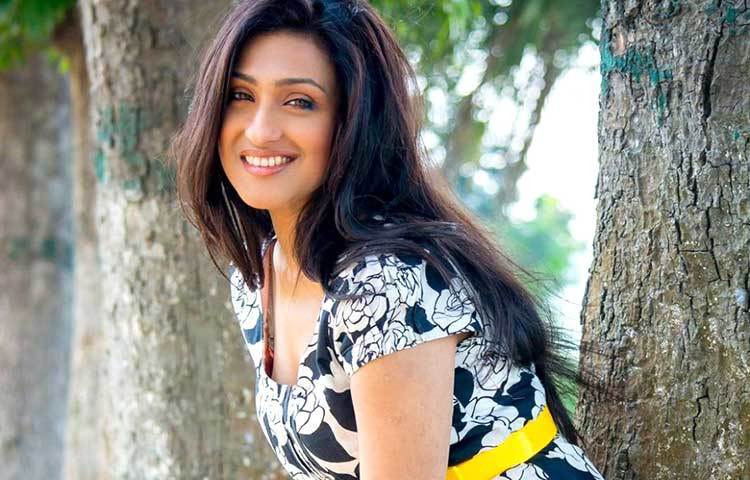 বলিউডের দর্শকপ্রিয় তারকা ঋতুপর্ণা সেনগুপ্ত বর্ষসেরা অভিনেত্রী হিসেবে নির্বাচিত হয়েছেন। এমন সংবাদে ঋতু খুবই উচ্ছ্বসিত।