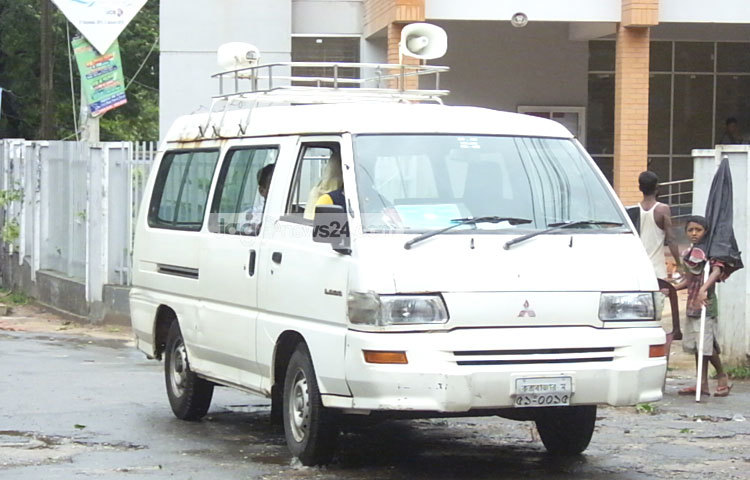 ঘূর্ণিঝড় রোয়ানুর কবল থেকে জনসাধারণকে নিরাপত্তা দিতে প্রস্তুত রয়েছে স্থানীয় প্রশাসন। ছবি : সায়ীদ আলমগীর।