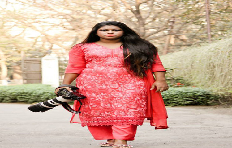 রোথী মোস্তফার কাছে এই পেশার মূল আকর্ষণ হলো &lsquo;সৃষ্টির আনন্দ ও স্বাধীনতা। কাজ করতে গিয়ে অনেক অভিজ্ঞতা হয়েছে তার।&rsquo;