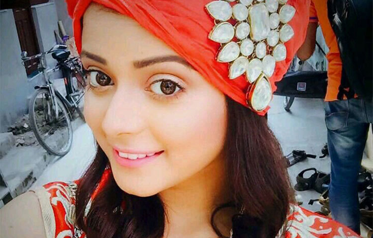 &lsquo;তোয়া খিরে মু&rsquo; নামে একটি ওড়িয়া ছবিতে অভিনয় করেন রূপসা। এ ছবির বাংলা অর্থ &lsquo;তোমার চোখে আমি।&rsquo;