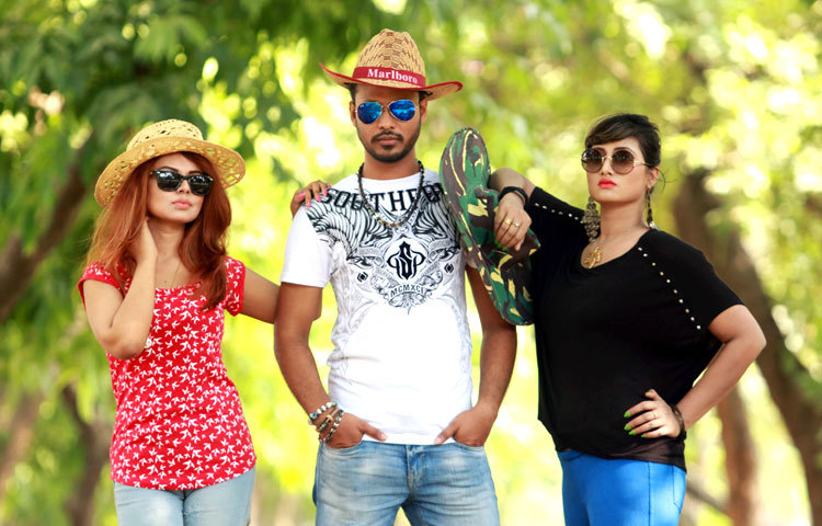 স্টাইল পার্কের এসব পোশাকে মূলত শতভাগ কটন এবং মডিফাইড কটন কাপড় ব্যবহার করা হয়। পোশাক ও ছবি : স্টাইল পার্ক।