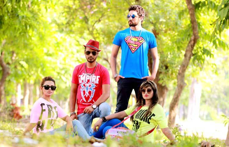 স্টাইল পার্কের সব পোশাকই দারুণ আরামদায়ক হয়। পোশাক ও ছবি : স্টাইল পার্ক।