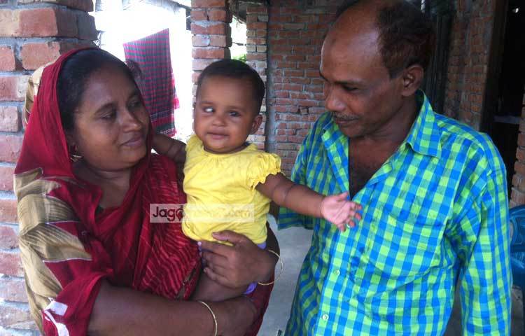 সুরাইয়ার জন্মদিনে আনন্দের জোয়ারে ভাসছে গোটা পরিবার। কিন্তু মামলার অধিকাংশ আসামি জামিনে মুক্ত থাকায় শঙ্কা কাটেনি শিশুটির পরিবারের। ছবি :&nbsp;&nbsp;&nbsp; আরাফাত হোসেন।