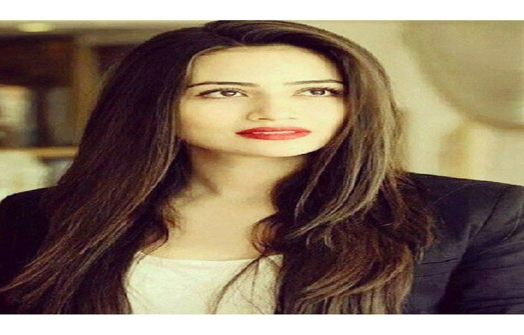 সানা জাভেদ : ছোটপর্দার সিরিয়ালের ব্যস্ত নায়িকা সানা জাভেদ। ২০১১ সালে ডেবিউ ফিল্মের পর নিষ্পাপ মুখের সানা ইতিমধ্যেই পাকিস্তানের হটেস্ট নায়িকার তালিকায় রয়েছেন।