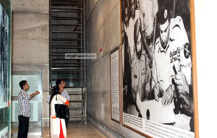 স্বাধীনতা জাদুঘরের সাপ্তাহিক ছুটি বৃহস্পতিবার। এ ছাড়া সরকারি ছুটির দিনে জাদুঘরটি বন্ধ থাকছে। ছবি : বিপ্লব দিক্ষিৎ।