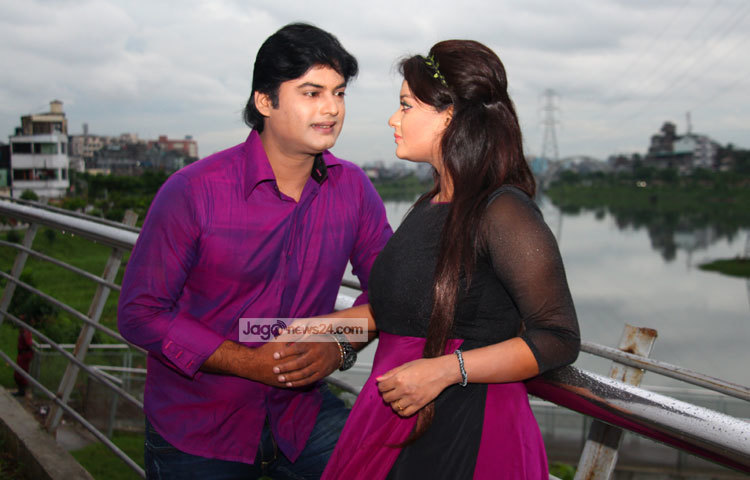 ঢাকাই চলচ্চিত্রের নতুন জুটি সাগর ও শম্পা। এই জুটি এক সঙ্গে বেশ কয়েকটি ছবিতে অভিনয় করেছেন। ছবি : এসডি প্রিন্স।
